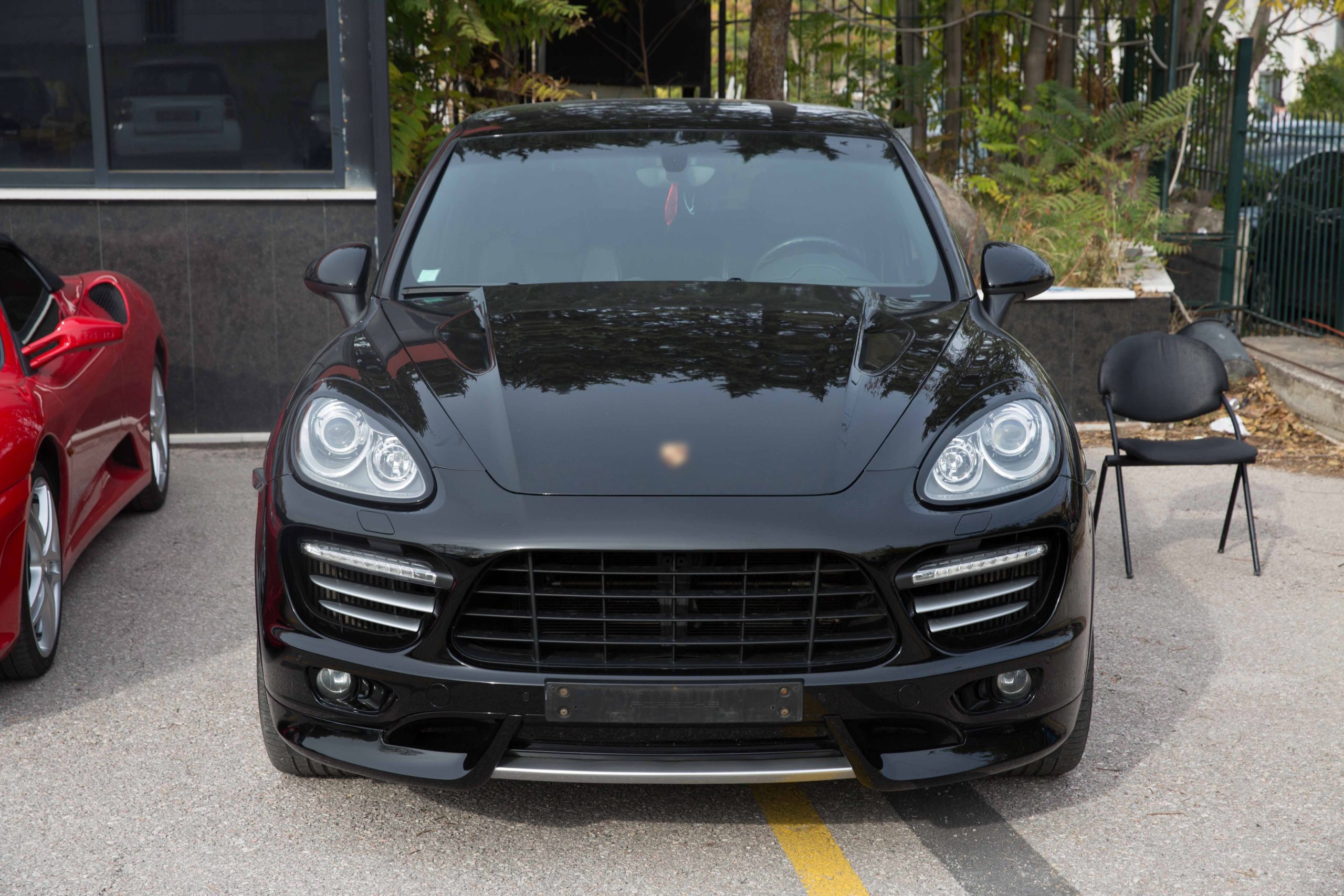 Ο bon viveur που εμπλέκεται στη σπείρα με τις Φεράρι είχε μαζί του 80.000 ευρώ