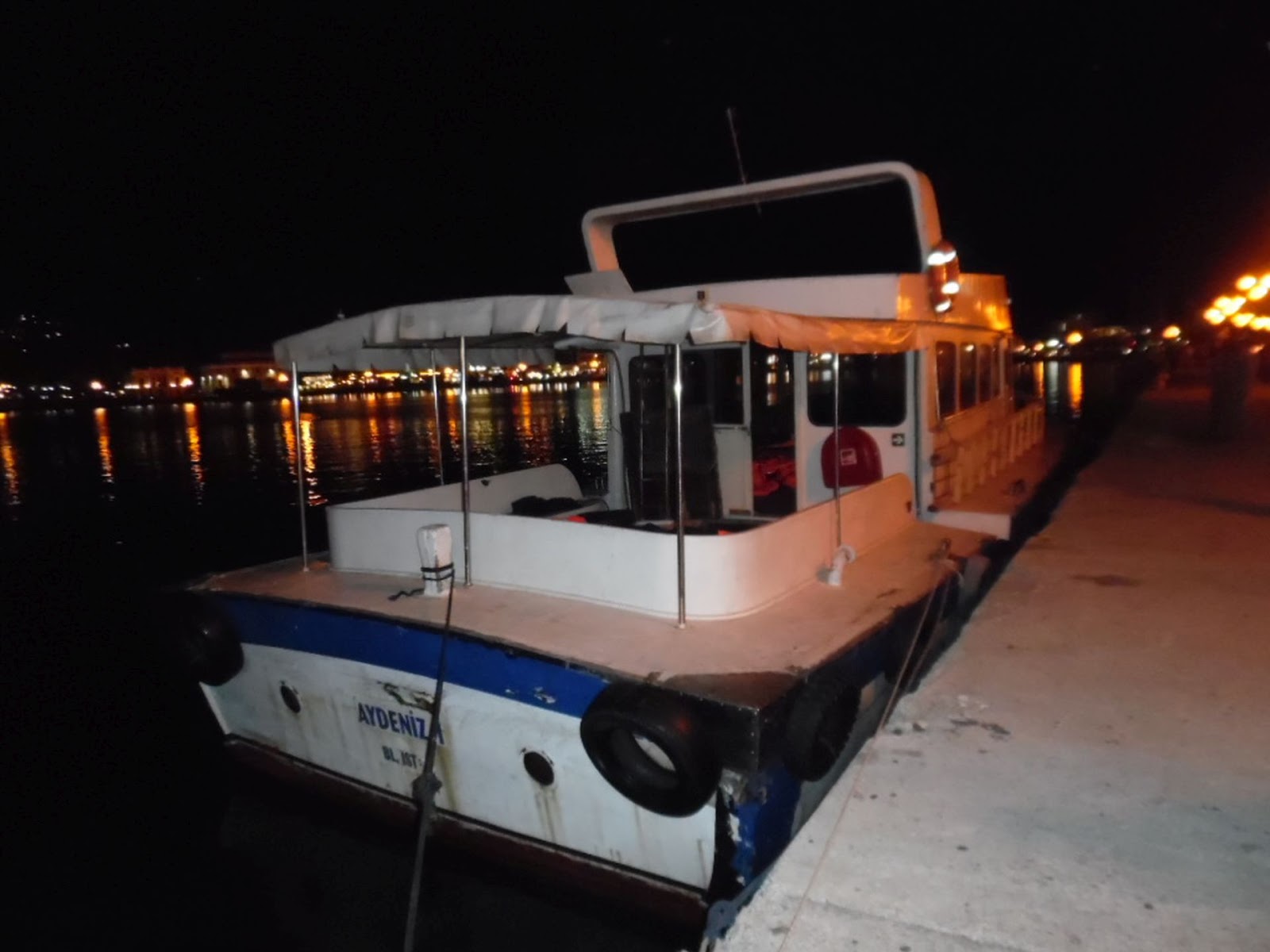 Έστειλαν σκάφος από την Τουρκία για να παραλάβει διακινητές που εγκλωβίστηκαν στη Λέσβο