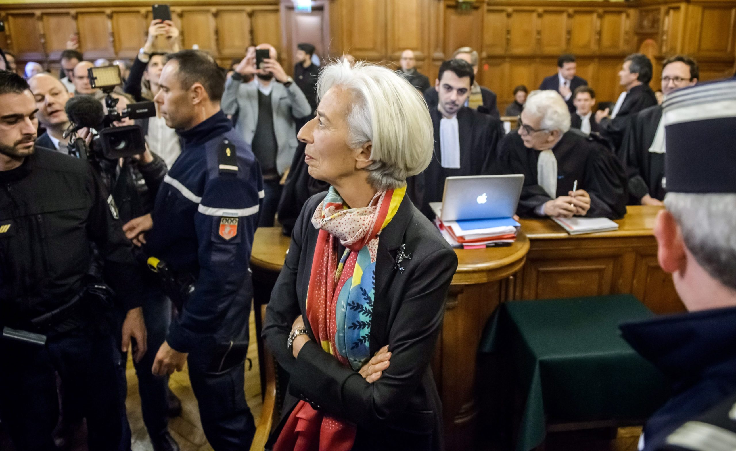 Βούρκωσε στο δικαστήριο η Λαγκάρντ: Αναλαμβάνω την ευθύνη που μου αναλογεί