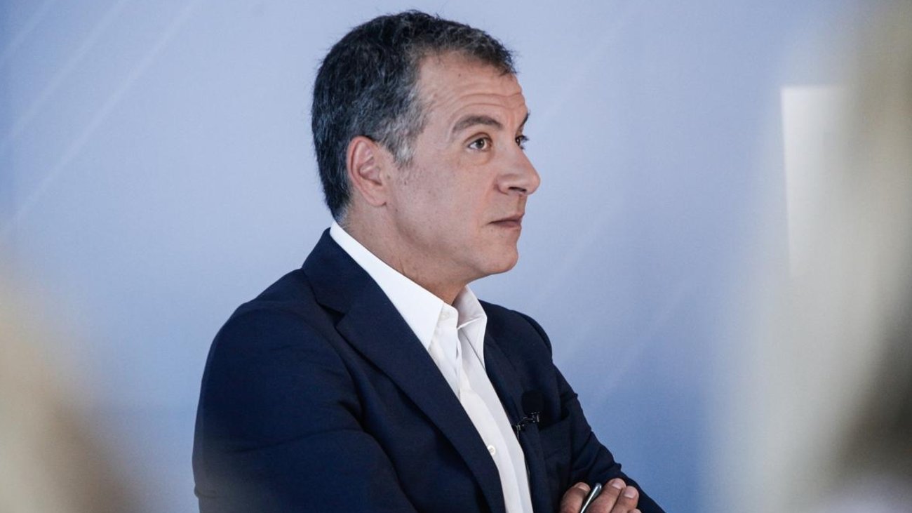 Το tweet του Θεοδωράκη για την επίσκεψη του Καμμένου στο Καστελόριζο