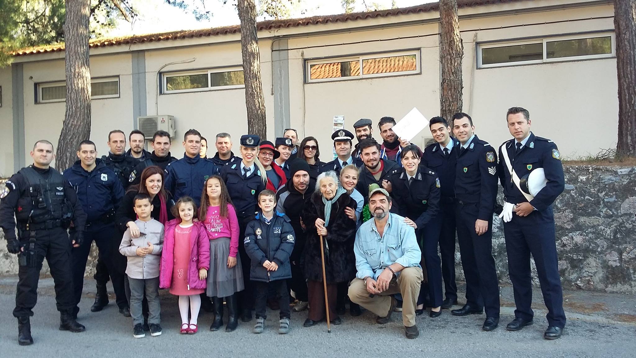 Backstage ΦΩΤΟ από το mannequin challenge της ΕΛ.ΑΣ