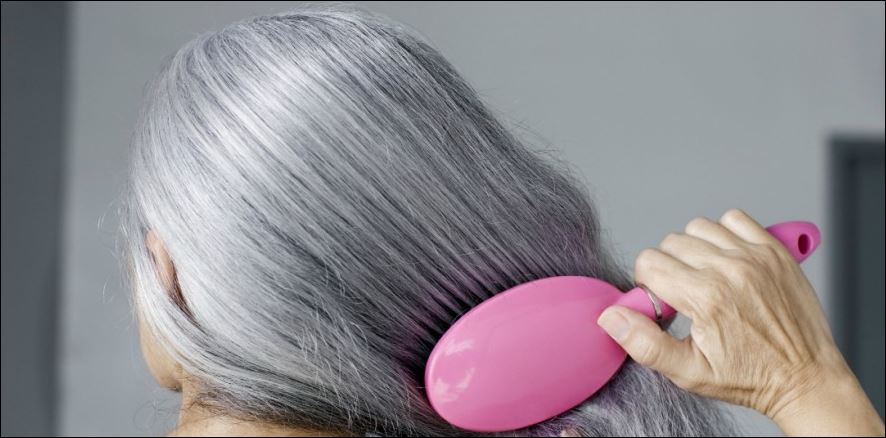 Γιατί γκριζάρουν τα μαλλιά με το πέρασμα του χρόνου;
