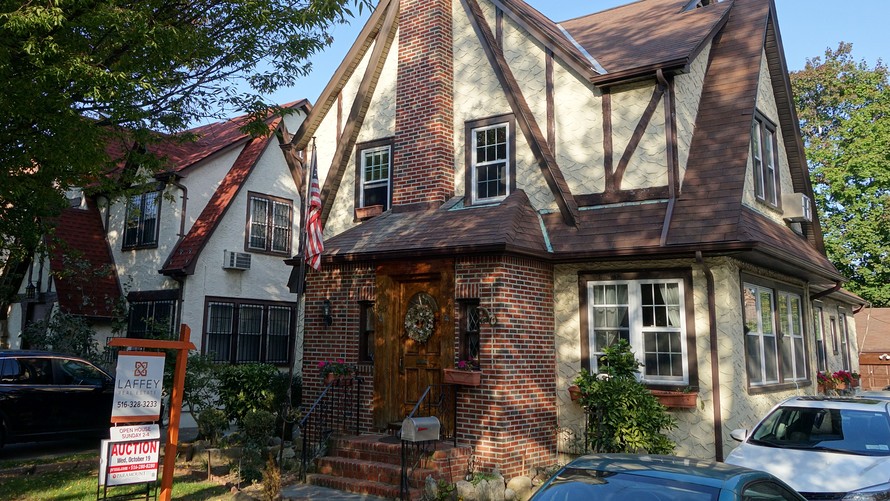 Σε υπερτριπλάσια τιμή πωλείται το σπίτι του Ντόναλντ Τραμπ