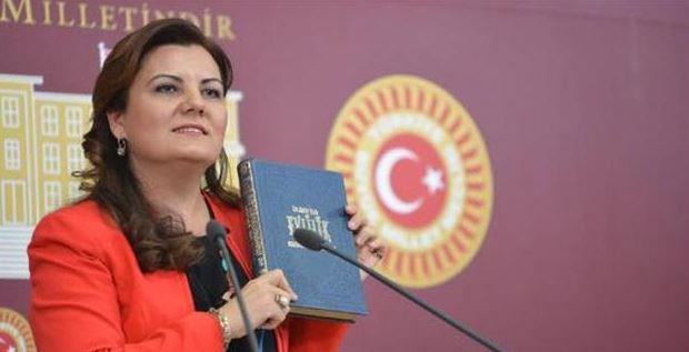 Σάλος στην Τουρκία με εγχειρίδιο του κόμματος του Ερντογάν για την σεξουαλική συμπεριφορά