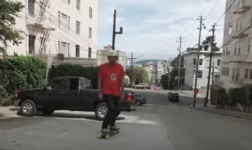 Το σκέιτμπορντ που σε πάει… μόνο του – ΒΙΝΤΕΟ