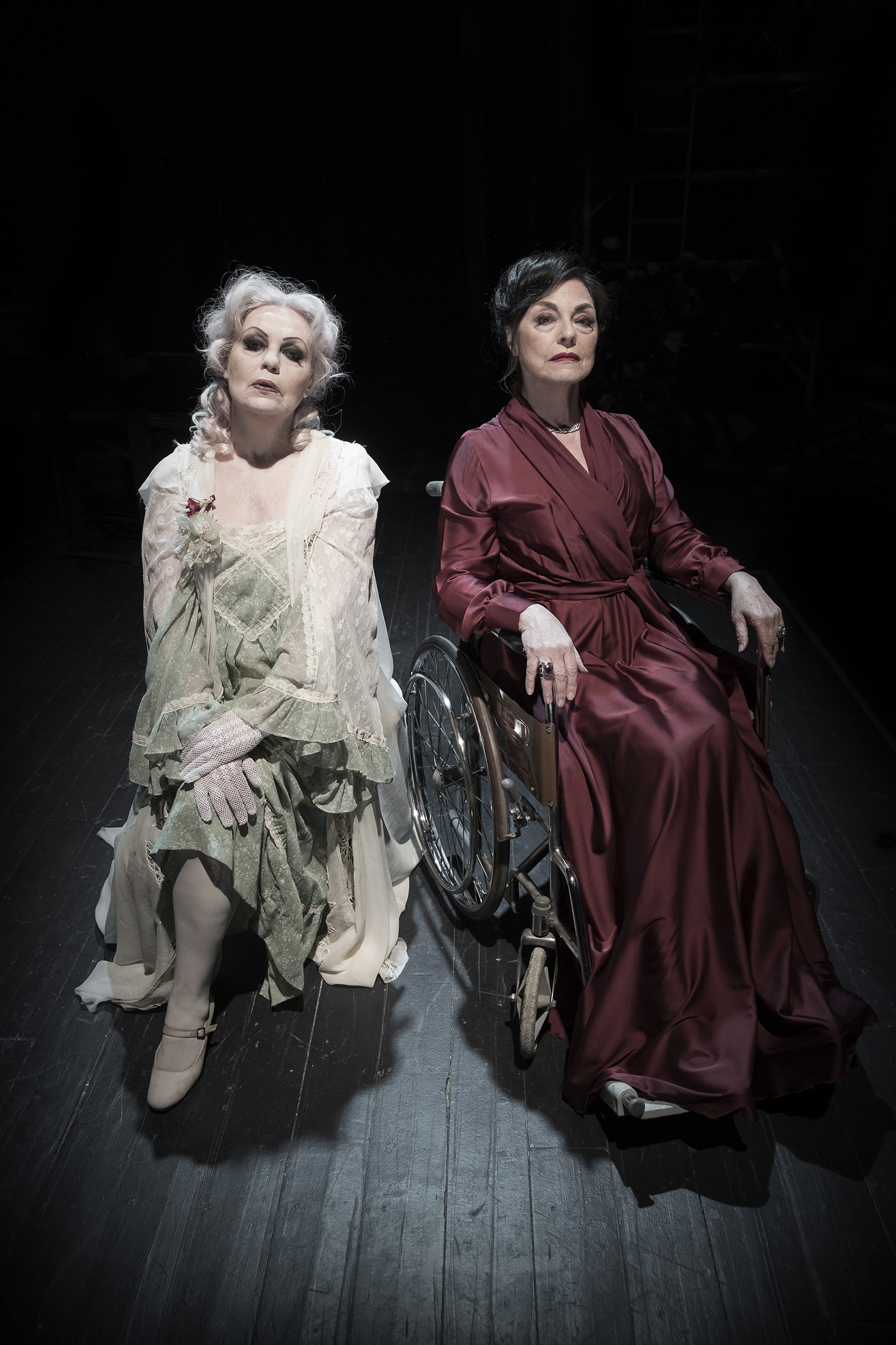 Πιττακή-Πατεράκη ποζάρουν στο enikos.gr πριν από την πρεμιέρα τους!