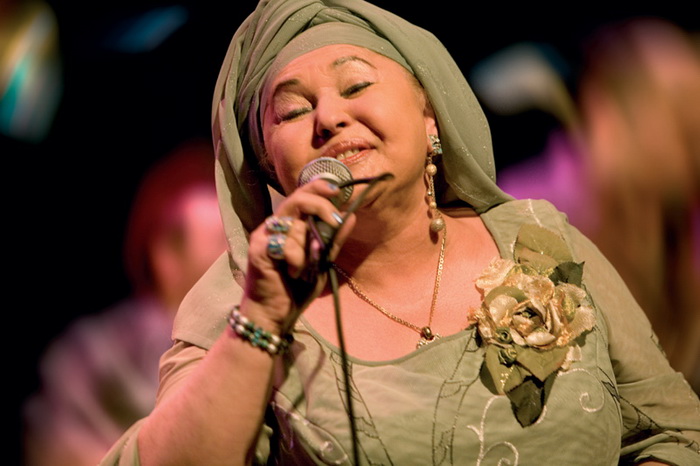 Πέθανε η “βασίλισσα της τσιγγάνικης μουσικής” Έσμα Ρετζέποβα