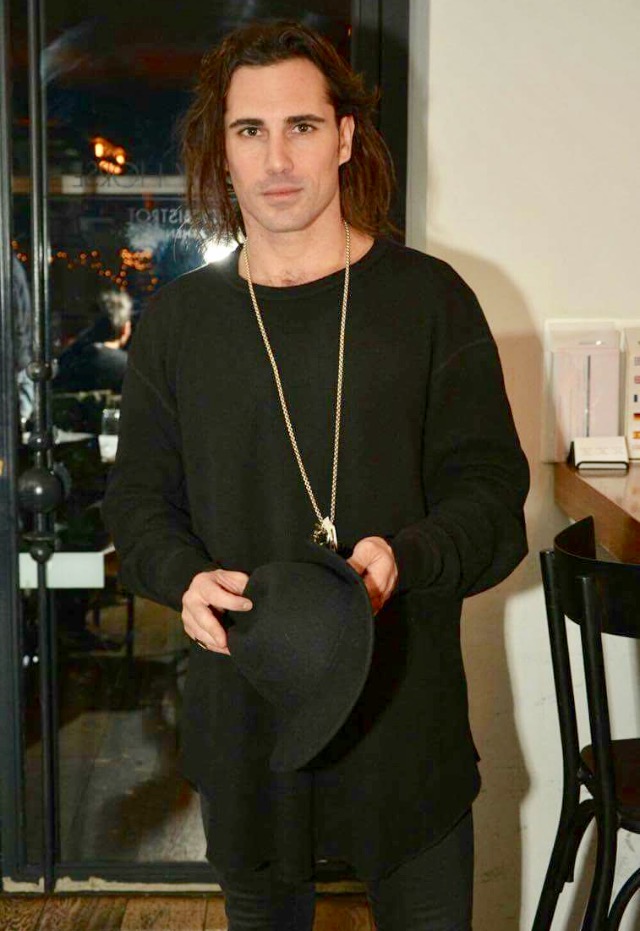 Ντόριαν Γκρέι με εξτένσιον ο Άνθιμος