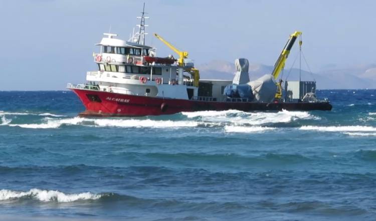 Οι καιρικές συνθήκες δεν επιτρέπουν την παροχή βοήθειας στο τουρκικό πλοίο που έχει προσαράξει στην Κω – ΦΩΤΟ
