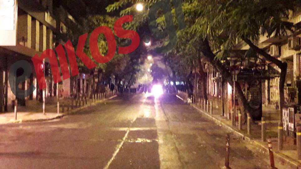 Τα οδοφράγματα στη Στουρνάρη – ΤΩΡΑ – ΦΩΤΟ