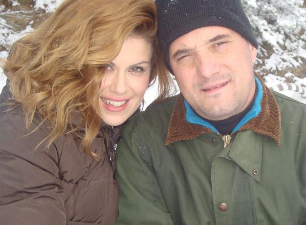 Ο Άδωνις και η Μανωλίδου στα χιόνια – ΦΩΤΟ