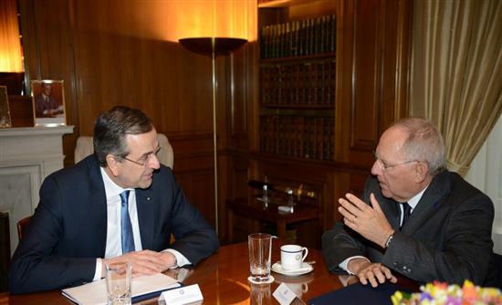 Ξανά στο παιχνίδι ο Σαμαράς μετά τις δηλώσεις Βαρουφάκη ότι τον “έριξε” ο Σόιμπλε