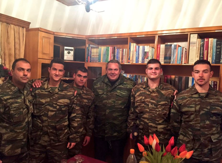 Έπαρση της σημαίας παρουσία του Καμμένου σε φυλάκιο στην Ήπειρο – ΒΙΝΤΕΟ