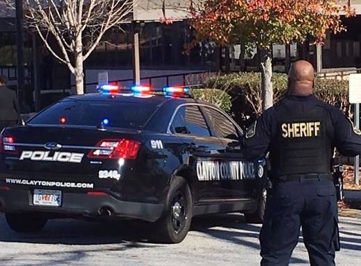 Νεκρός αστυνομικός από τους πυροβολισμούς στην Τζόρτζια – TΩΡΑ – ΦΩΤΟ