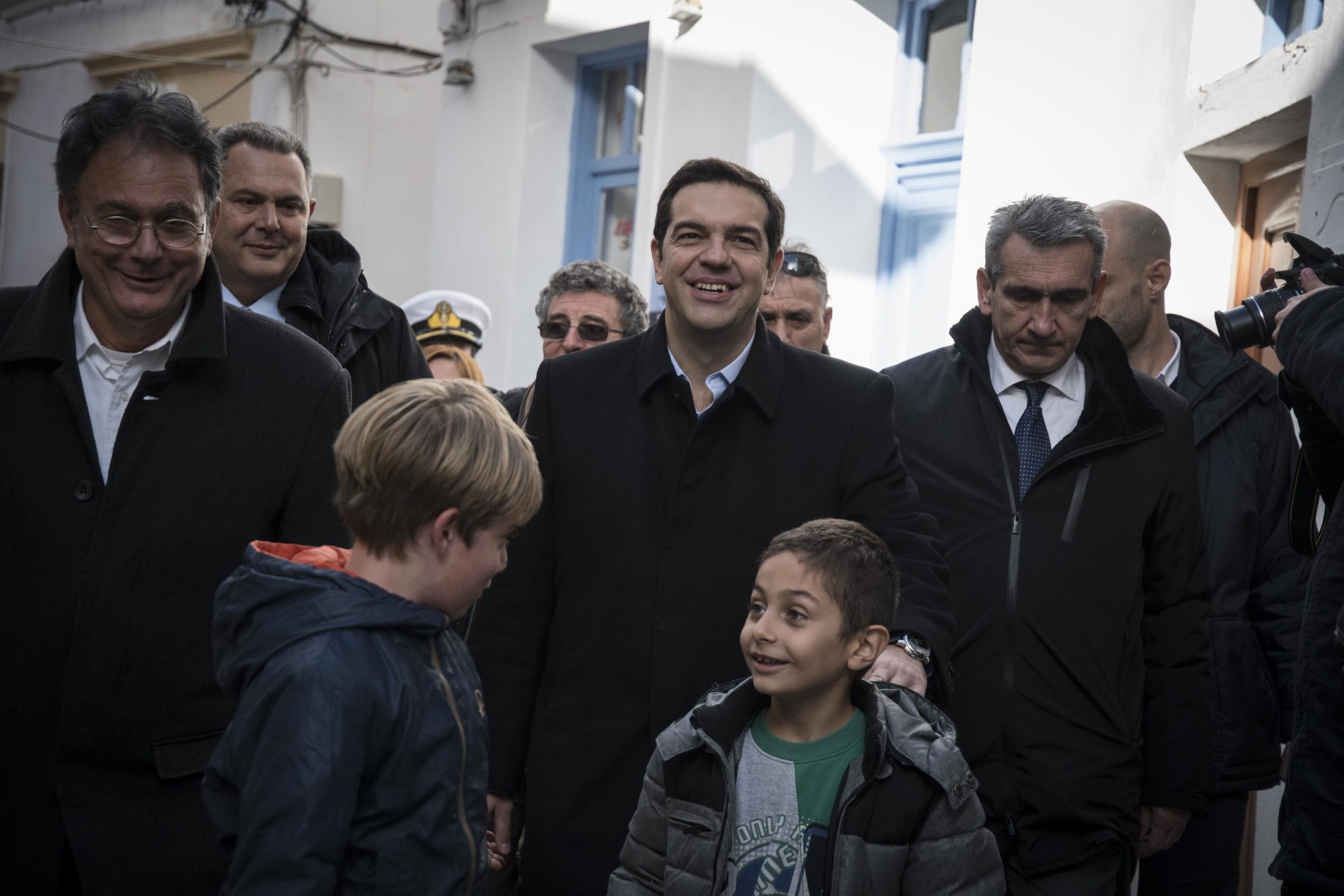 Καρέ-καρέ η επίσκεψη του Πρωθυπουργού σε Νίσυρο και Τήλο – ΦΩΤΟ