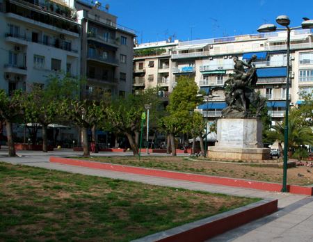 Ισχυρή έκρηξη κοντά στην πλατεία Βικτωρίας – ΤΩΡΑ