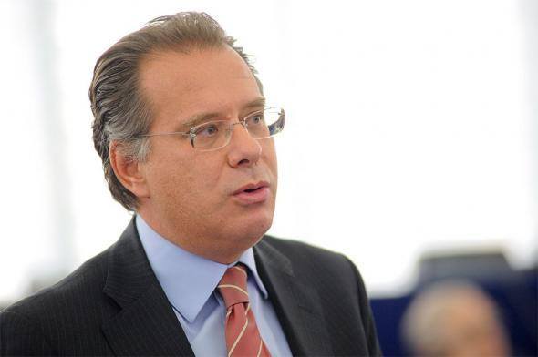 Κουμουτσάκος στον realfm 97,8 για το ιταλικό δημοψήφισμα: Εγκαθίσταται η αβεβαιότητα στην Ευρώπη