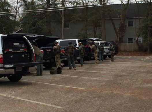 Πυροβολισμοί με τραυματίες αστυνομικούς στην Τζόρτζια – Ανθρωποκυνηγητό για τον δράστη – ΤΩΡΑ