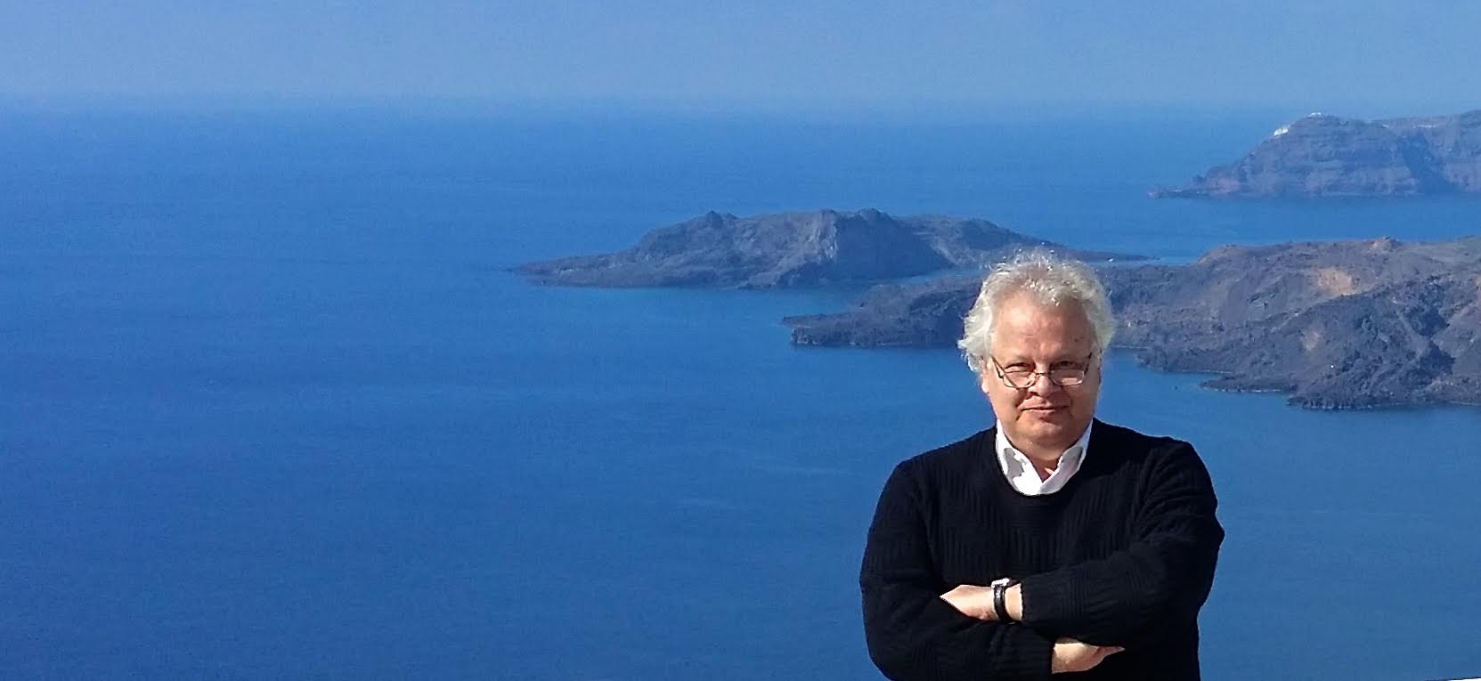 «Εθνικοποίηση» του κτήματός του στη Σαντορίνη καταγγέλλει επιχειρηματίας