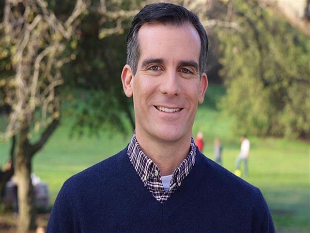 Ο δήμαρχος του Λος Άντζελες δεσμεύθηκε να προστατεύσει τους μετανάστες από τον Τραμπ