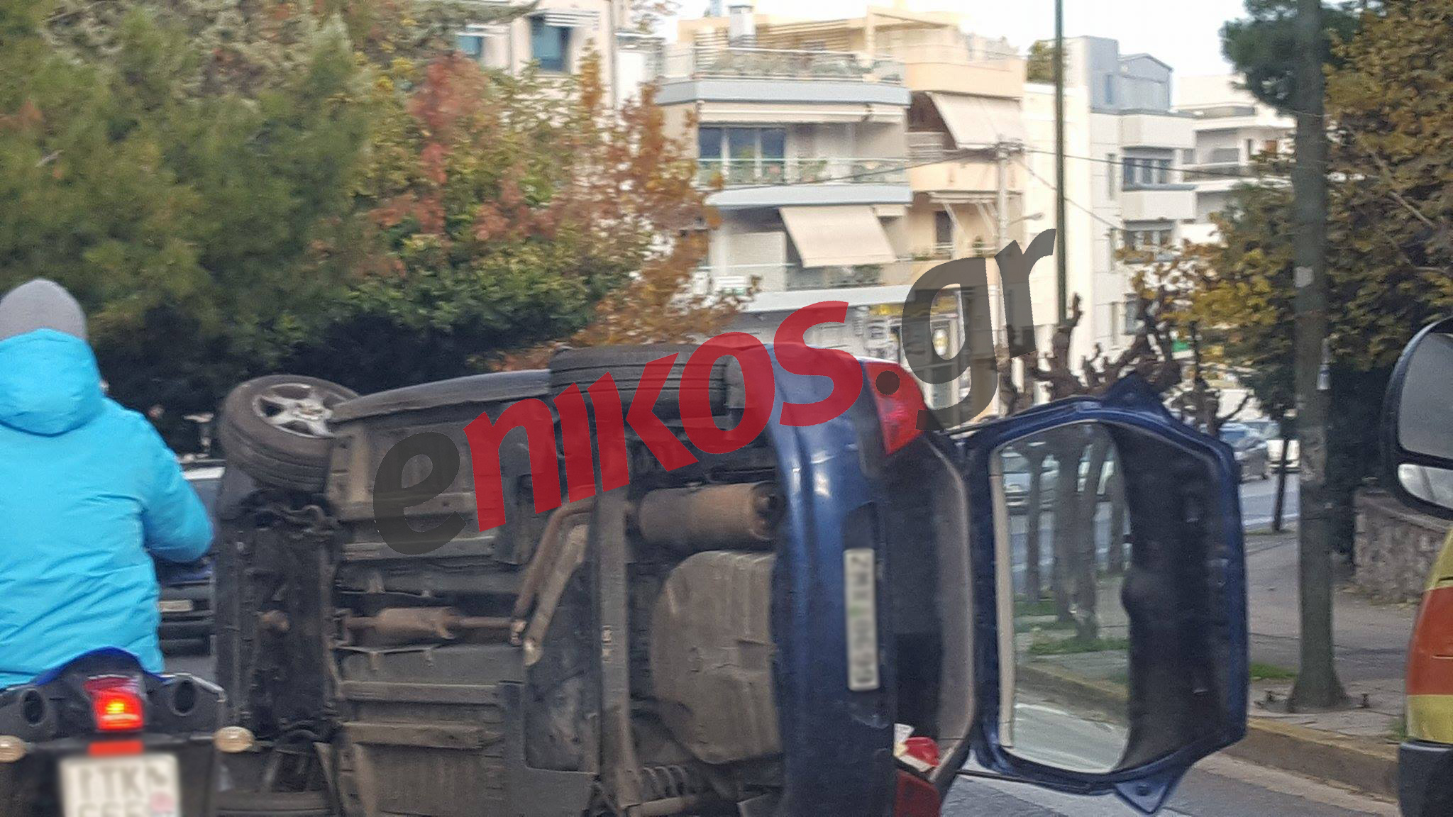 Τροχαίο ατύχημα στο Πολύγωνο – Αναποδογύρισε αυτοκίνητο – ΦΩΤΟ