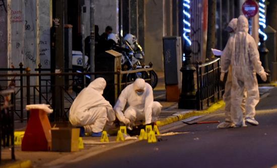 Συναγερμός στο κέντρο της Αθήνας – Τρεις ελεγχόμενες εκρήξεις στο υπουργείο Εργασίας – ΦΩΤΟ – ΒΙΝΤΕΟ