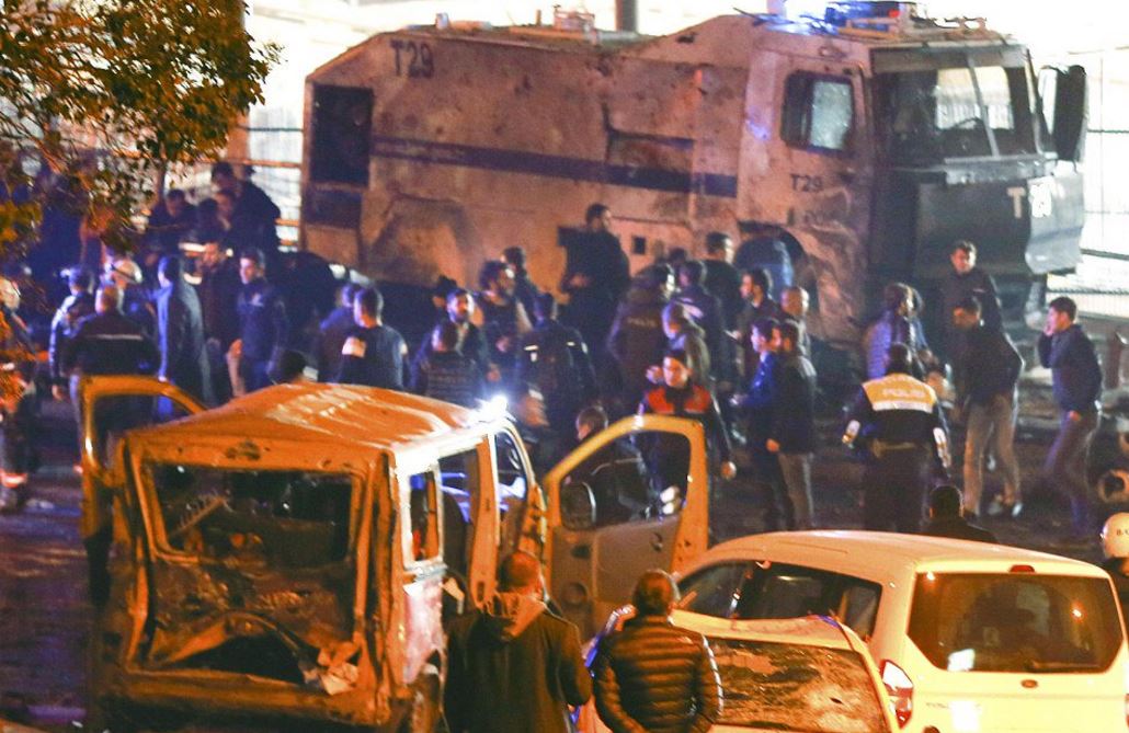 Σοκαριστικές μαρτυρίες από τη διπλή βομβιστική επίθεση στην Κωνσταντινούπολη