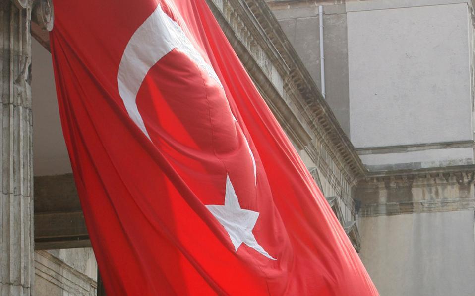Το NTV για τον φωτισμό του Δημαρχείου της Αθήνας στα χρώματα της τουρκικής σημαίας