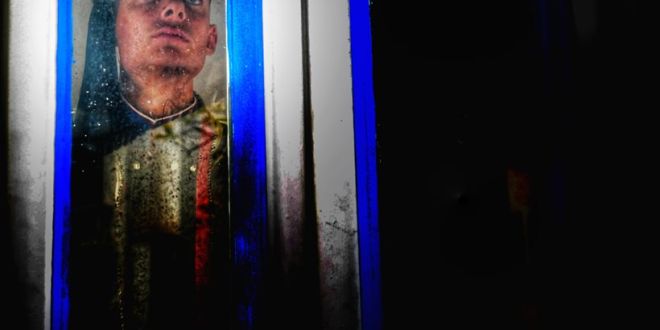 Ο τσολιάς στο Σύνταγμα μέσα στην παγωνιά – νέες ΦΩΤΟ