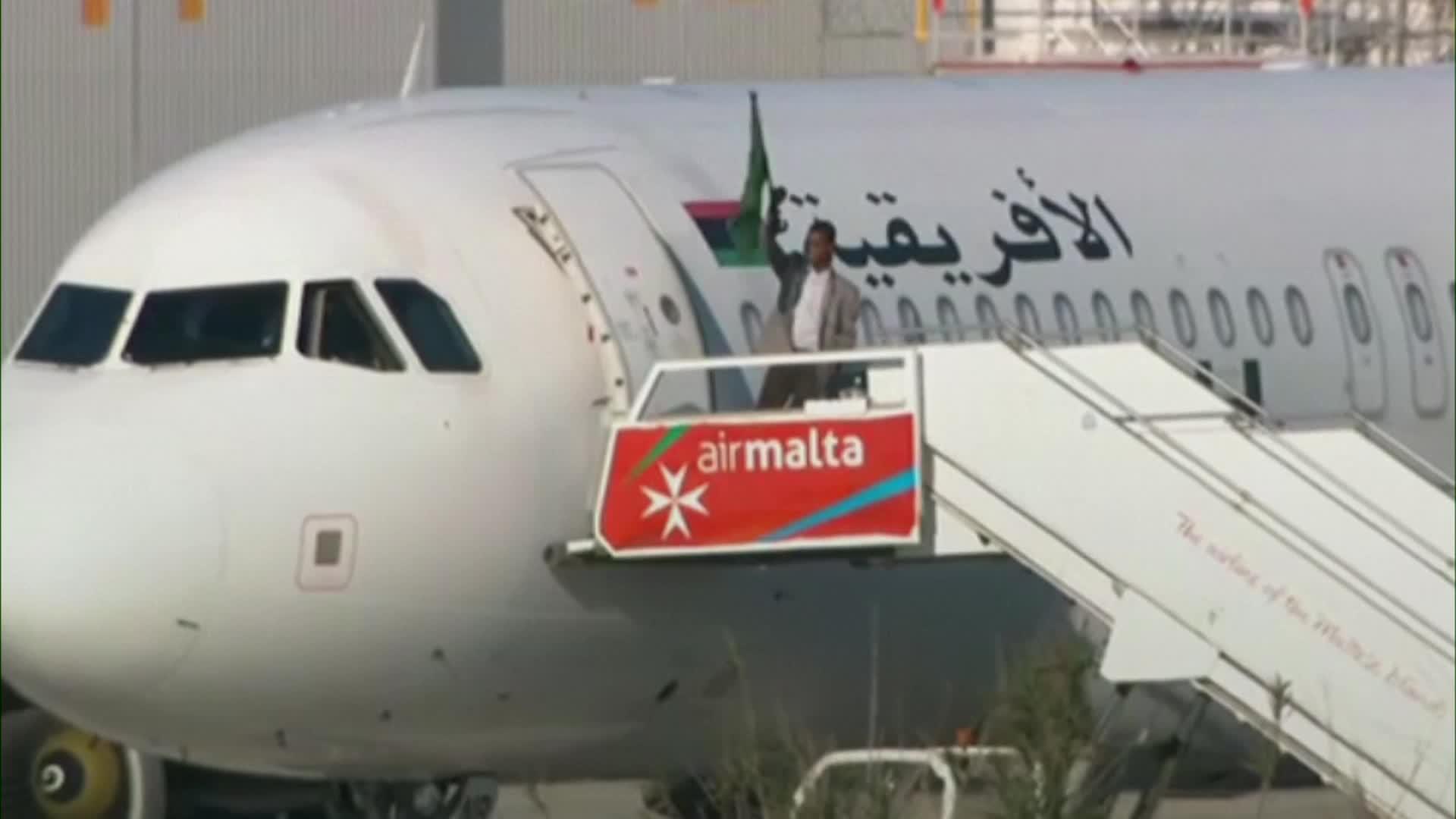 Ψεύτικα τα όπλα των αεροπειρατών της Μάλτας