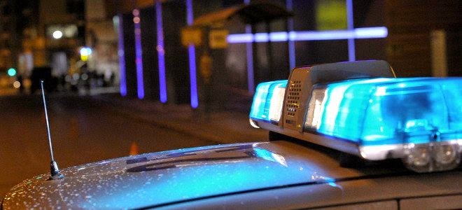 Άγνωστοι έγραψαν συνθήματα έξω από σπίτι εισαγγελέα στην Καλλιθέα