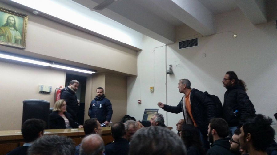 Ένταση στα δικαστήρια Θεσσαλονίκης για τους πλειστηριασμούς – ΒΙΝΤΕΟ