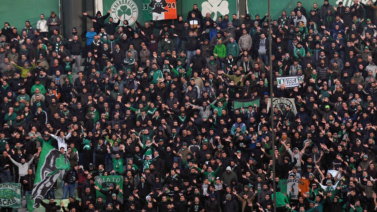 “Ντου” των οπαδών του Παναθηναϊκού στην προπόνηση