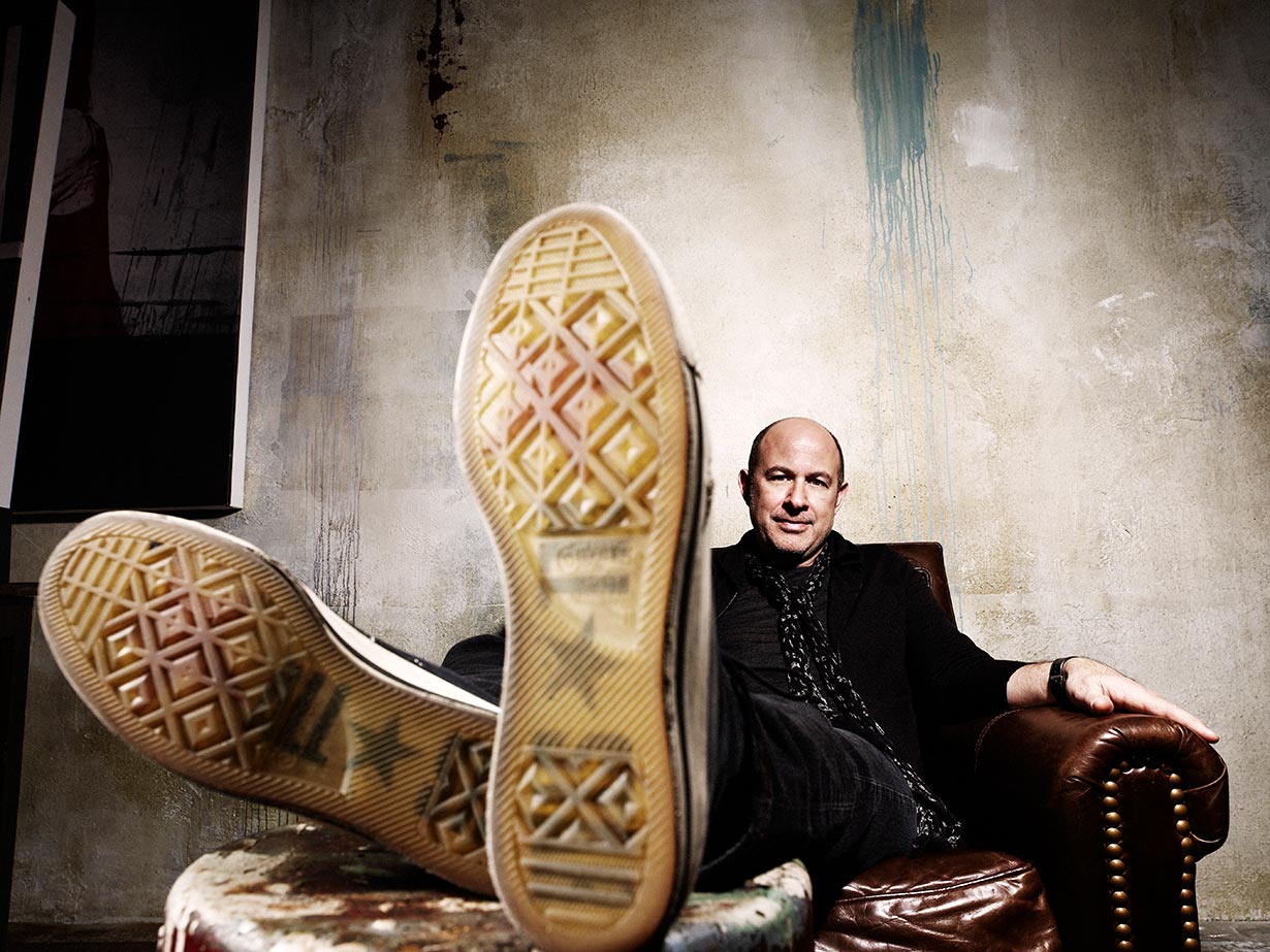 Ο ομογενής που ντύνει τους άνδρες του Hollywood