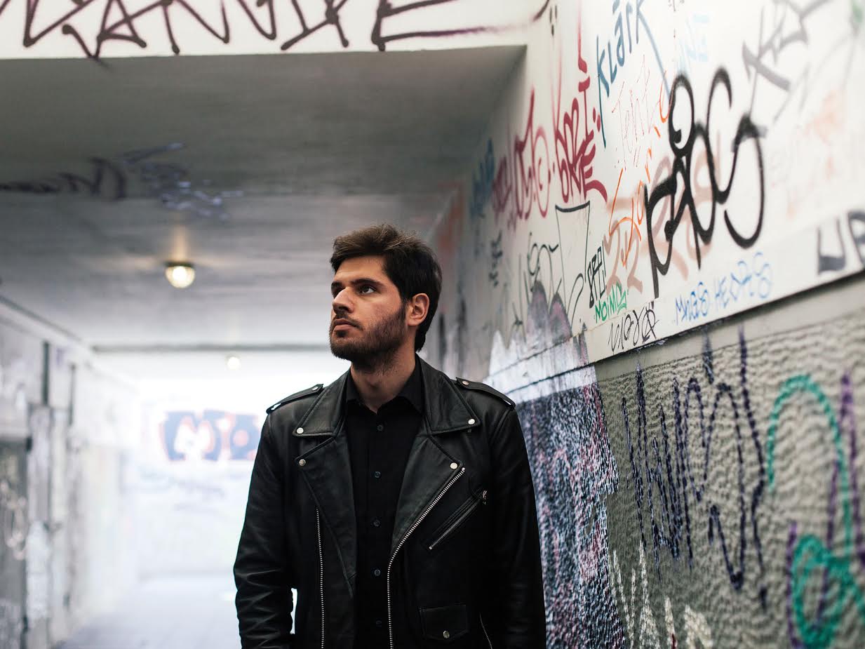 Ο Λόλεκ «ντύνει» μουσικά Αφέντη και Δούλο!