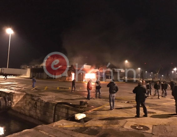 Τραυματίστηκε ο Λιμενάρχης Ηρακλείου – Τι ζητούν οι αγρότες – ΦΩΤΟ