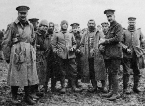 Η ανακωχή των Χριστουγέννων – Όταν οι στρατιώτες αγνόησαν τους στρατηγούς – ΦΩΤΟ