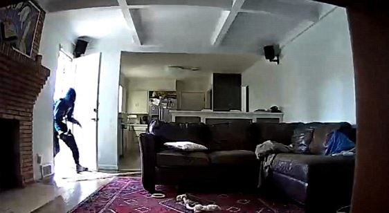 Έφτιαξε βιντεοκλίπ με τη… ληστεία του σπιτιού του – ΒΙΝΤΕΟ