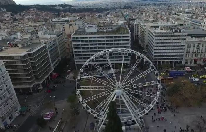 Εντυπωσιακές εικόνες με drone πάνω από τη ρόδα στην πλατεία Συντάγματος – ΒΙΝΤΕΟ