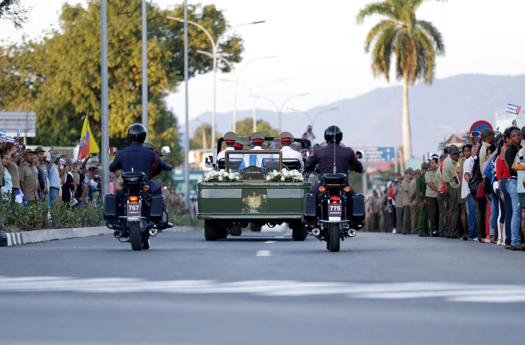 Ξεκίνησε η κηδεία του Φιντέλ Κάστρο – ΦΩΤΟ