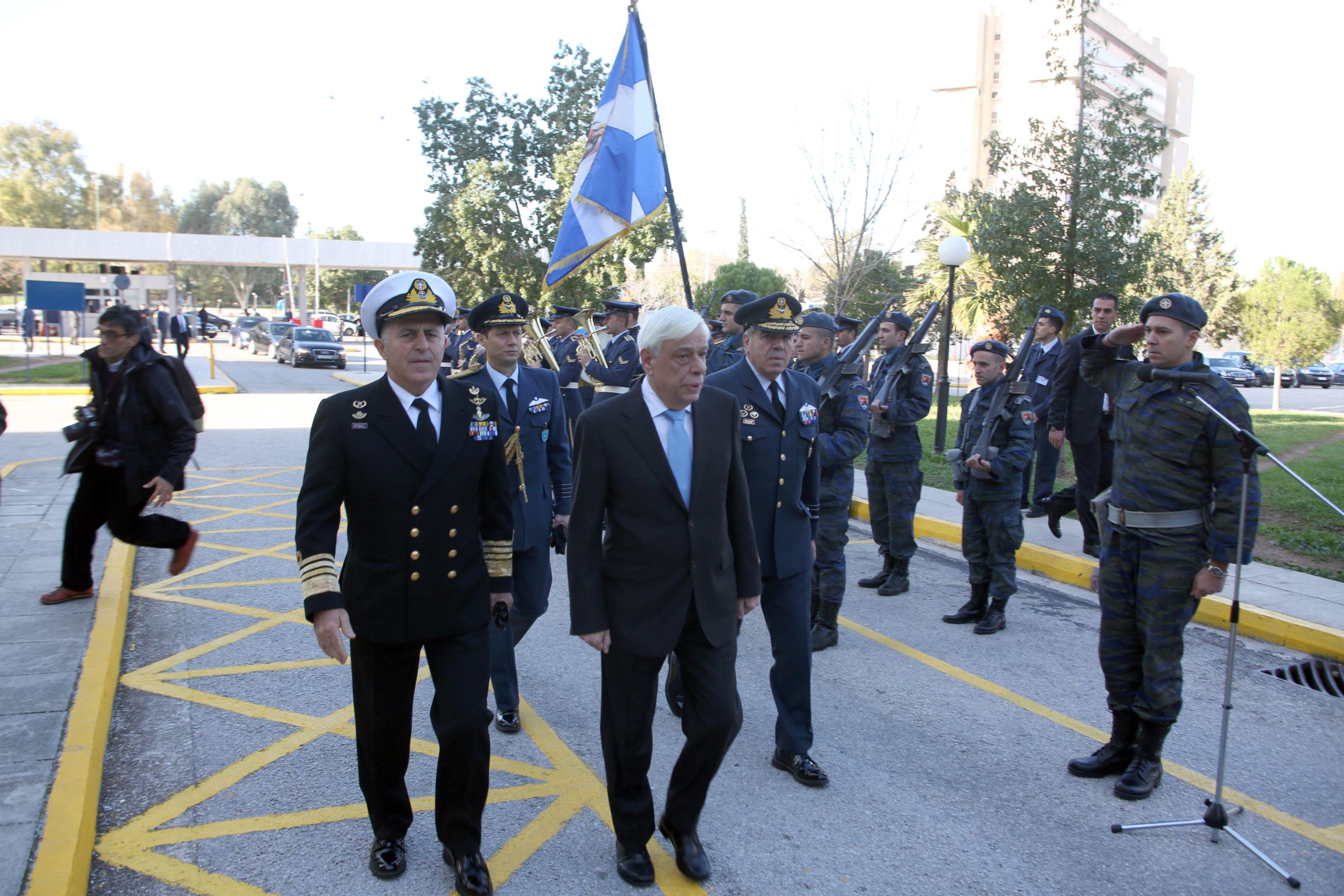 Επίσκεψη του Παυλόπουλου στο 251 Γενικό Νοσοκομείο Αεροπορίας – ΦΩΤΟ