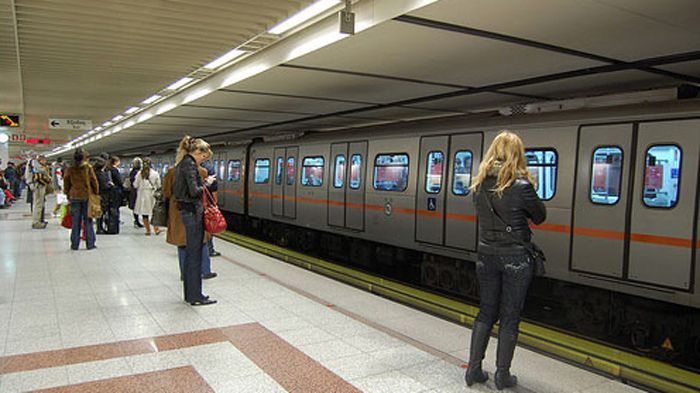 Πέντε σταθμοί του μετρό ανοιχτοί για τους άστεγους