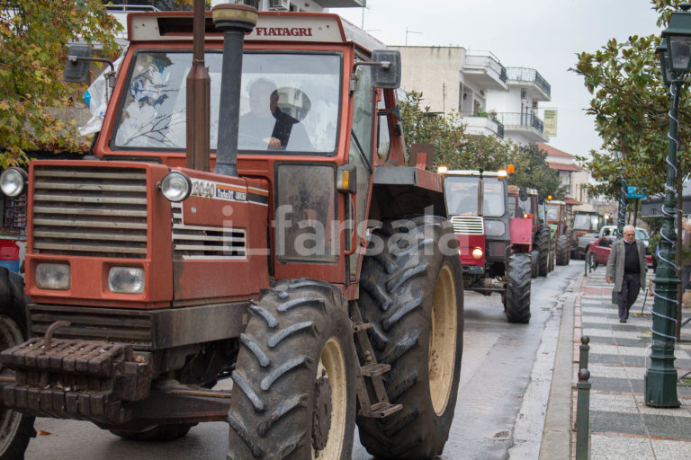 Οι αγρότες “ζεσταίνουν” τα τρακτέρ και στην Αγιά