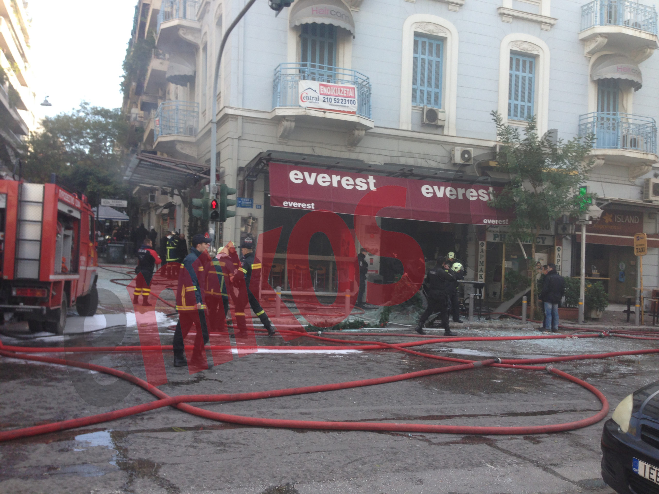 Θαμώνες του καταστήματος εστίασης περιγράφουν τη στιγμή της έκρηξης – ΒΙΝΤΕΟ