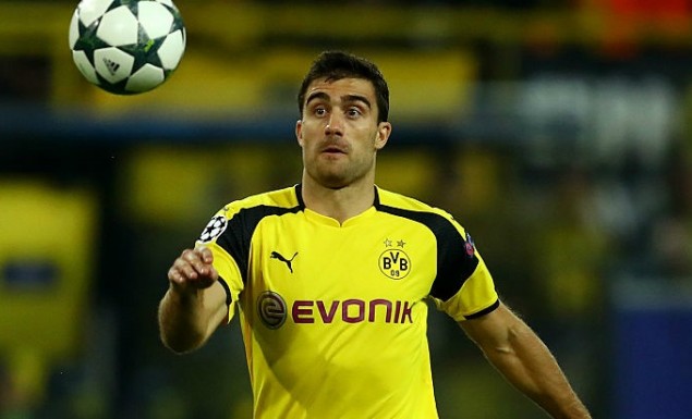 Ο Παπασταθόπουλος στο πλευρό του 21χρονου ποδοσφαιριστή που δίνει μάχη με τη λευχαιμία