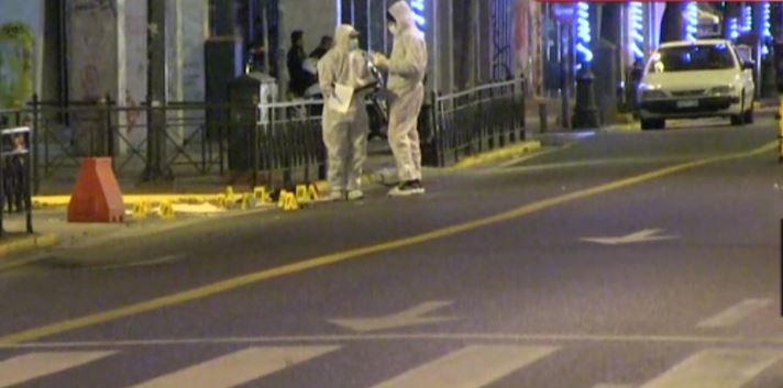 Οι πρώτες εικόνες από τη Σταδίου έξω από το υπουργείο Εργασίας – ΤΩΡΑ