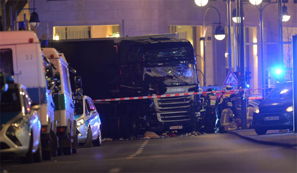Βρετανός οδηγός συγκεντρώνει χρήματα για την οικογένεια του συναδέλφου του που σκοτώθηκε στο Βερολίνο