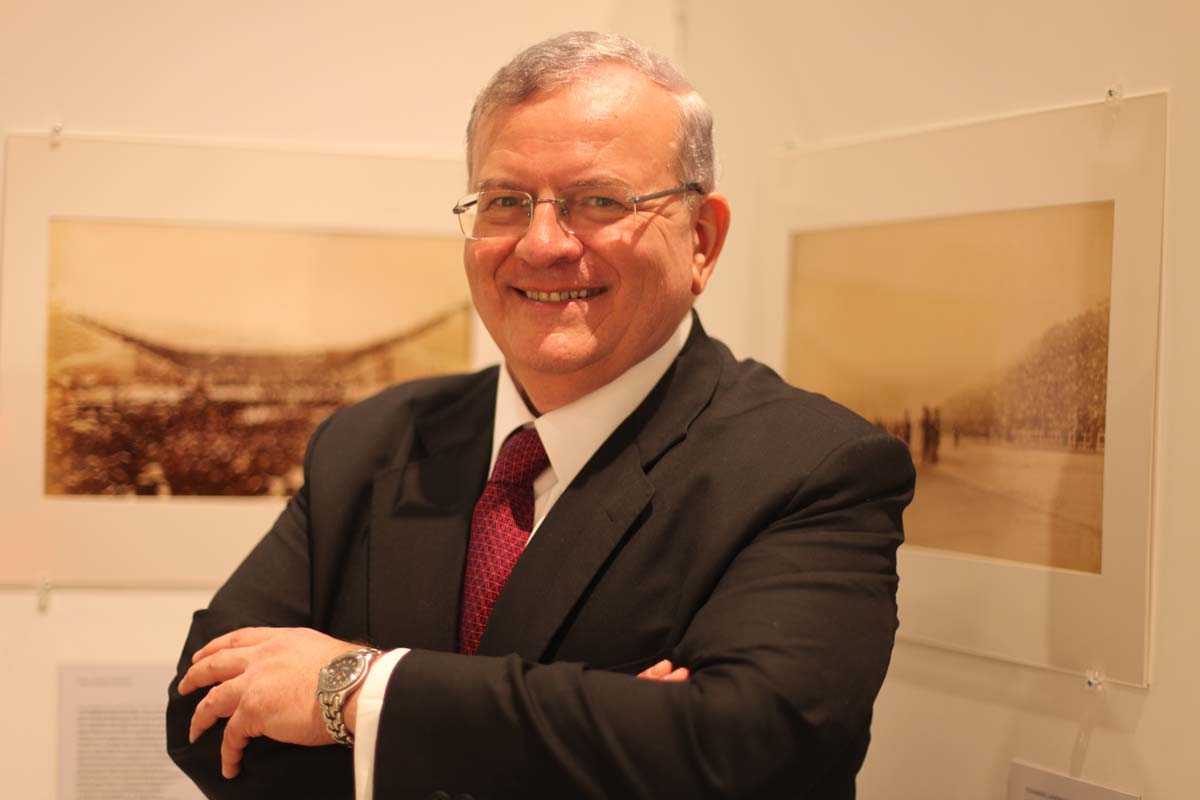 Επιβεβαιώθηκε πως το καμένο αυτοκίνητο είχε νοικιαστεί από τον Έλληνα πρέσβη