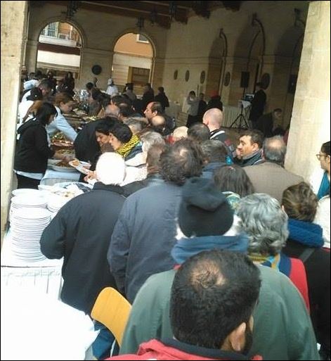 Ουρές στην Κρήτη για μια μερίδα φαγητό – ΦΩΤΟ