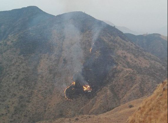 ΦΩΤΟ από το σημείο της συντριβής του αεροσκάφους στο Πακιστάν
